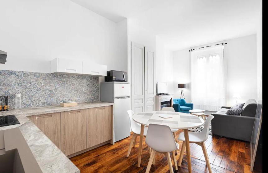 Appartement 2 Pieces Jean Mace Et Stationnement Lyon Bagian luar foto